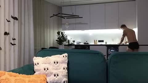 Snapshot of pashka_x chatting on October 28, 5:22 am Pashka online show from October 28, 5:22 am