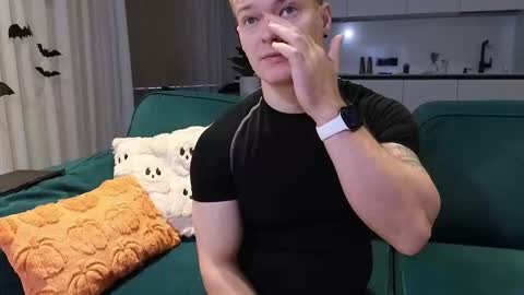 Snapshot of pashka_x chatting on October 29, 6:04 am Pashka online show from October 29, 6:04 am