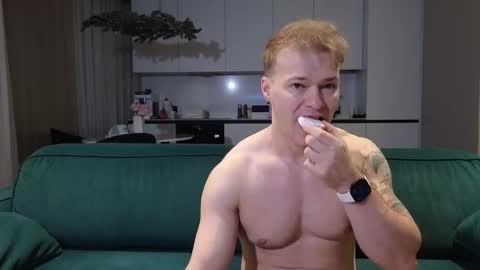 Snapshot of pashka_x chatting on November 29, 6:16 am Pashka online show from November 29, 6:16 am