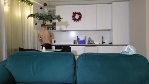 Snapshot of pashka_x chatting on December 1, 6:18 am Pashka online show from December 1, 6:18 am