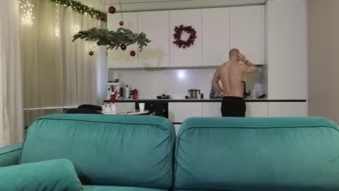 Snapshot of pashka_x chatting on December 14, 10:31 am Pashka online show from December 14, 10:31 am