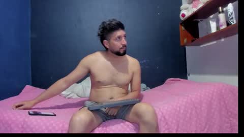 Snapshot of pasionaleshot69 chatting on March 9, 12:20 pm Violetafantasy online show from March 9, 12:20 pm