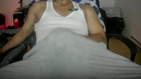 Snapshot of passionfuckin chatting on July 2, 1:05 am passionfuckin online show from July 2, 1:05 am