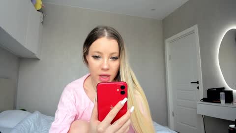 Snapshot of patricia_bloom chatting on January 21, 6:54 am patricia_bloom online show from January 21, 6:54 am