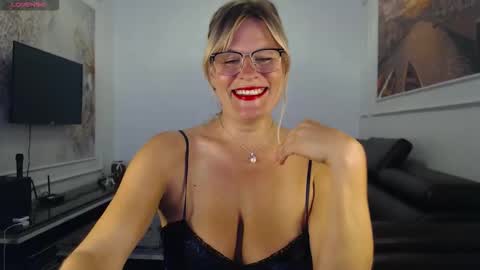 Snapshot of patricia_lions_ chatting on February 26, 6:56 am patricia_lions_ online show from February 26, 6:56 am