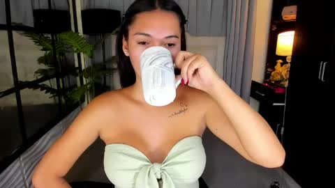 Snapshot of patricia_miller08 chatting on May 23, 3:01 am patricia_miller08 online show from May 23, 3:01 am