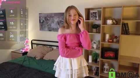 Vicki online show from December 4, 8:23 am