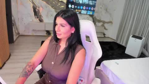 Snapshot of patriciakeys chatting on July 18, 2:05 am Patricia online show from July 18, 2:05 am