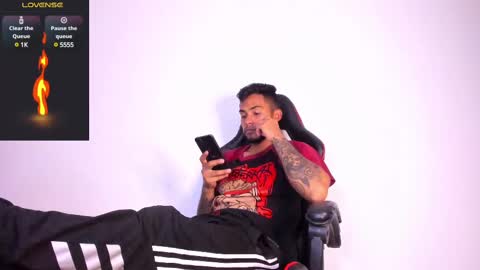 Snapshot of patrick_hot69 chatting on February 20, 3:12 am patrick_hot69 online show from February 20, 3:12 am