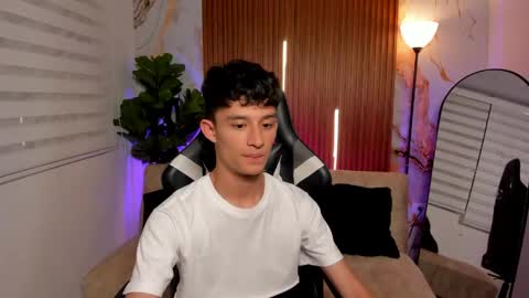 Snapshot of patrick_howland_ chatting on May 30, 4:20 am Patrick online show from May 30, 4:20 am