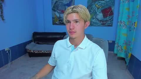 Snapshot of patrik027 chatting on October 23, 3:28 am .... online show from October 23, 3:28 am