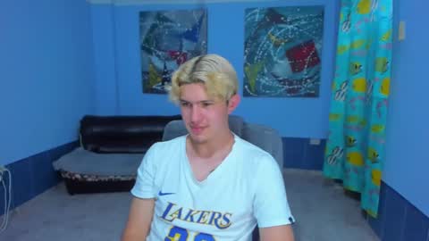 Snapshot of patrik027 chatting on October 26, 6:47 pm .... online show from October 26, 6:47 pm