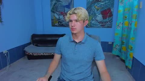 Snapshot of patrik027 chatting on October 27, 7:12 am .... online show from October 27, 7:12 am