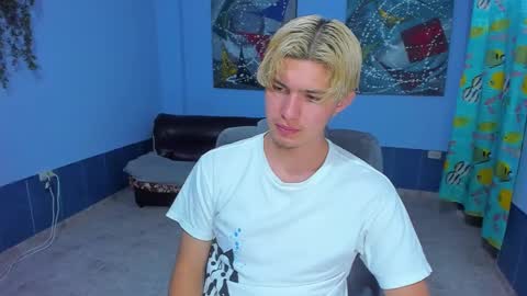 Snapshot of patrik027 chatting on October 27, 8:13 pm .... online show from October 27, 8:13 pm