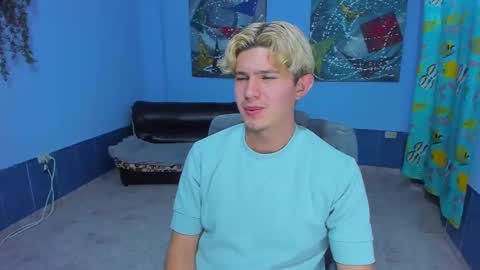 Snapshot of patrik027 chatting on November 1, 4:36 am .... online show from November 1, 4:36 am