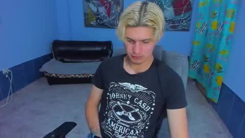 Snapshot of patrik027 chatting on November 3, 3:41 am .... online show from November 3, 3:41 am