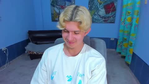 Snapshot of patrik027 chatting on November 5, 8:09 pm .... online show from November 5, 8:09 pm