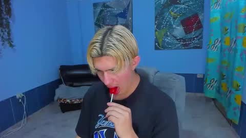 Snapshot of patrik027 chatting on November 9, 3:16 am .... online show from November 9, 3:16 am