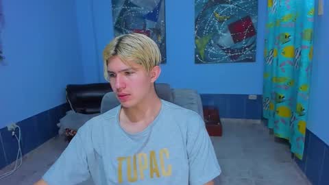 Snapshot of patrik027 chatting on November 11, 8:03 am .... online show from November 11, 8:03 am