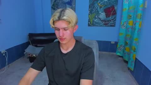 Snapshot of patrik027 chatting on November 15, 7:54 pm .... online show from November 15, 7:54 pm