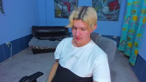 Snapshot of patrik027 chatting on November 21, 7:12 pm .... online show from November 21, 7:12 pm