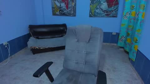 Snapshot of patrik027 chatting on November 25, 8:25 am .... online show from November 25, 8:25 am