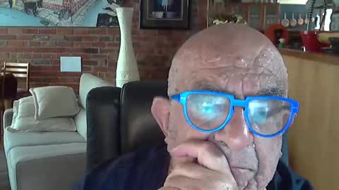 Snapshot of patvac chatting on December 5, 11:07 pm patvac online show from December 5, 11:07 pm