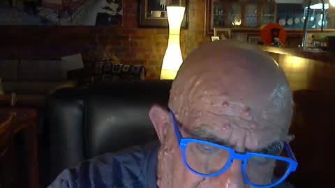 Snapshot of patvac chatting on December 7, 2:13 pm patvac online show from December 7, 2:13 pm