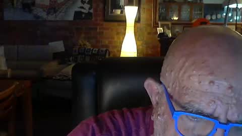 Snapshot of patvac chatting on December 8, 1:58 pm patvac online show from December 8, 1:58 pm