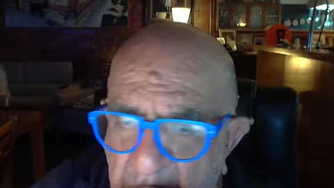 Snapshot of patvac chatting on December 9, 1:24 pm patvac online show from December 9, 1:24 pm