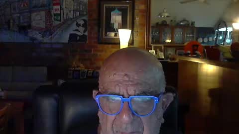 Snapshot of patvac chatting on December 12, 1:39 pm patvac online show from December 12, 1:39 pm