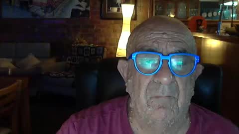 Snapshot of patvac chatting on December 18, 1:45 pm patvac online show from December 18, 1:45 pm