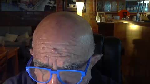 Snapshot of patvac chatting on December 22, 1:44 pm patvac online show from December 22, 1:44 pm