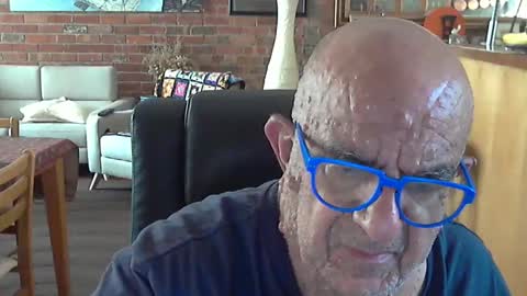 Snapshot of patvac chatting on December 31, 12:43 am patvac online show from December 31, 12:43 am