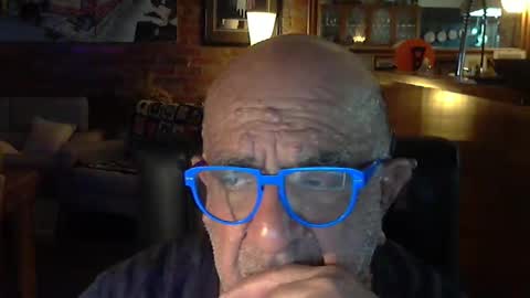 Snapshot of patvac chatting on January 6, 2:03 pm patvac online show from January 6, 2:03 pm