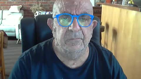 Snapshot of patvac chatting on February 21, 12:27 am patvac online show from February 21, 12:27 am