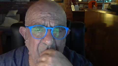 Snapshot of patvac chatting on February 22, 1:35 pm patvac online show from February 22, 1:35 pm