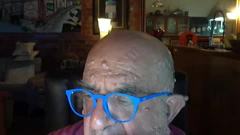 Snapshot of patvac chatting on March 8, 1:14 pm patvac online show from March 8, 1:14 pm