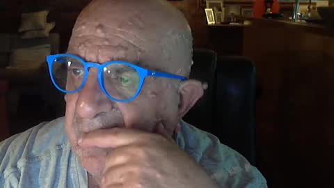 Snapshot of patvac chatting on March 11, 12:39 pm patvac online show from March 11, 12:39 pm