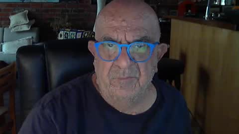 Snapshot of patvac chatting on March 12, 11:01 pm patvac online show from March 12, 11:01 pm