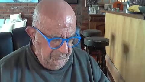 Snapshot of patvac chatting on October 17, 12:58 am patvac online show from October 17, 12:58 am