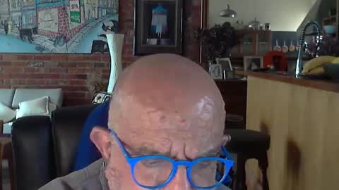 Snapshot of patvac chatting on October 31, 1:06 am patvac online show from October 31, 1:06 am