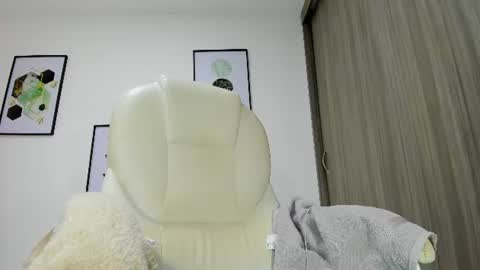 Snapshot of patyy_37 chatting on June 25, 2:43 pm Paty online show from June 25, 2:43 pm