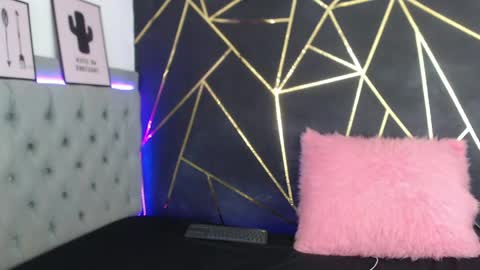 paulina online show from April 29, 1:26 pm