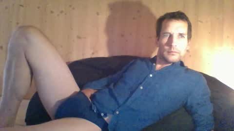 paueriwan online show from November 4, 7:40 am