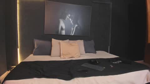 Paul online show from February 12, 12:22 pm