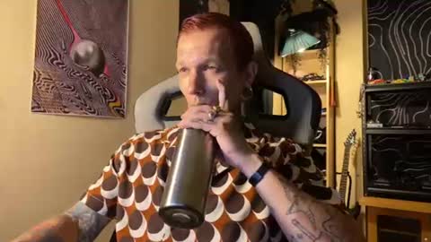 Snapshot of paul_razor chatting on June 28, 6:47 pm Paul online show from June 28, 6:47 pm
