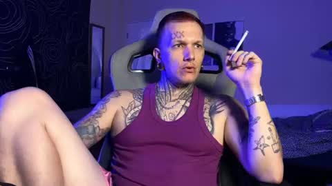 Snapshot of paul_razor chatting on July 25, 6:38 pm Paul online show from July 25, 6:38 pm