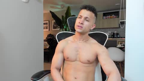 Snapshot of paul_reyborg chatting on October 3, 12:40 am Paul online show from October 3, 12:40 am