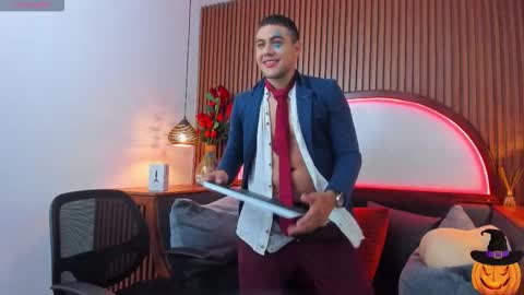 Snapshot of paul_rivera chatting on October 31, 5:47 pm Paul Rivera online show from October 31, 5:47 pm